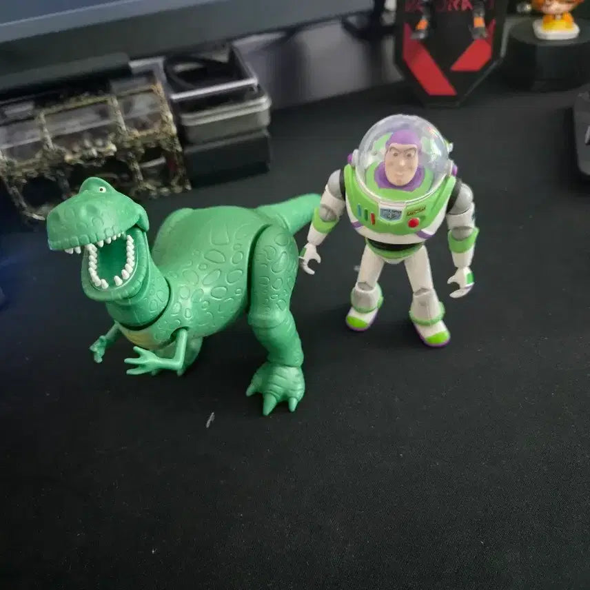 [BUNJANG] Toy Story Rex &amp; Buzz Lightyear Figure Bundle / 토이 스토리 렉스 피규어, 버즈 라이트이어 피규어 판매합니다.