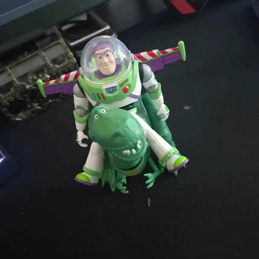[BUNJANG] Toy Story Rex &amp; Buzz Lightyear Figure Bundle / 토이 스토리 렉스 피규어, 버즈 라이트이어 피규어 판매합니다.