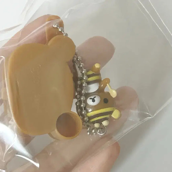 [BUNJANG] Classic Rilakkuma Honeybee Medicine Case Keychain / 고전 리락쿠마 꿀벌 약통케이스 키링
