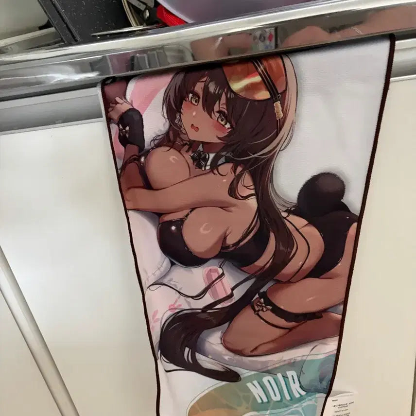 [BUNJANG] Niki E-Sang Noir Cooling Towel (New) / 니케 e상 쿨타월 새상품