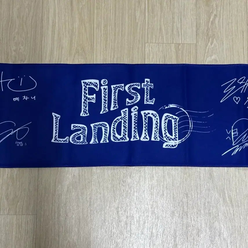 [BUNJANG] LUCY First Landing Official Slogan / 루시 LUCY 퍼스트랜딩 공식슬로건