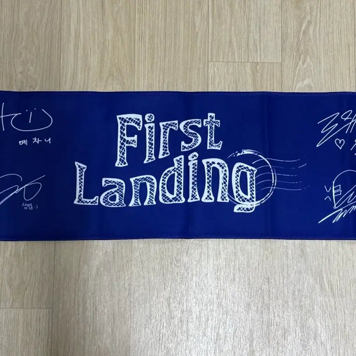[BUNJANG] LUCY First Landing Official Slogan / 루시 LUCY 퍼스트랜딩 공식슬로건