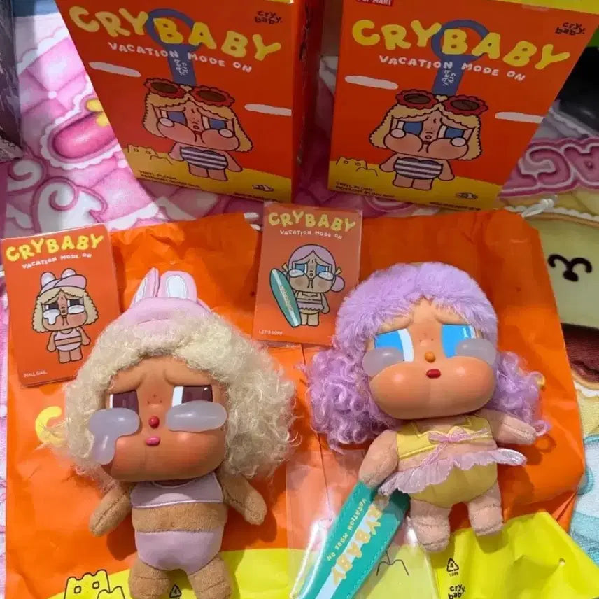 [BUNJANG] Pop Mart Crybaby Vacation Diary Doll Keychain Set / 세트판매) 팝마트정품 크라이베이비 휴가일기 인형키링 2개세트