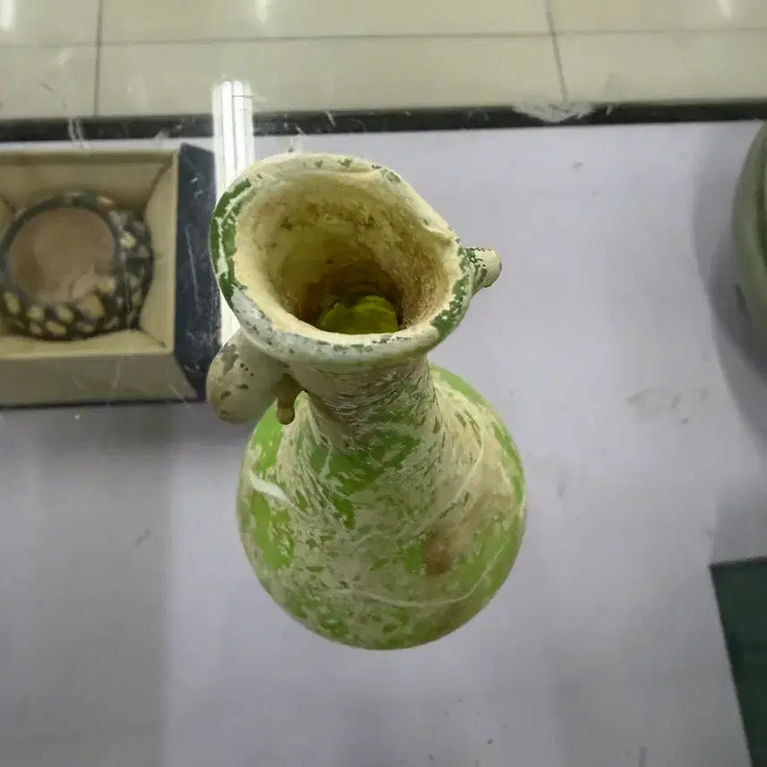 [BUNJANG] Genuine Antique Celadon Glass Vase (Repaired) / 진품 옛날 천년정된 유리 꽃병(파손수리품)운송시간13일)