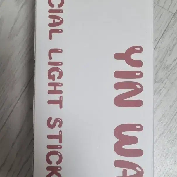 [BUNJANG] In:World Official Lightstick 1st Gen / 인워 1차 공식 응원봉