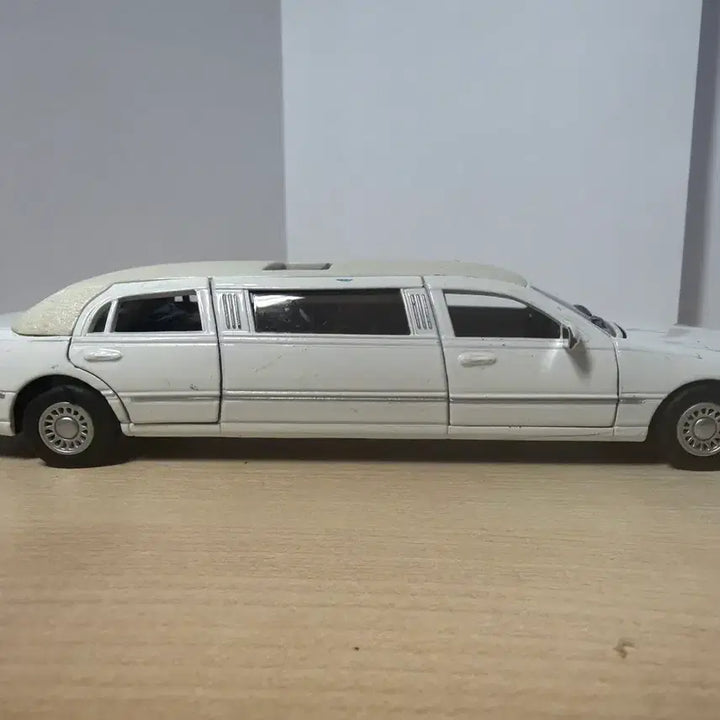 [BUNJANG] KiNSMART Lincoln Town Car Stretch Limousine / 미니카 킨스마트 (KiNSMART) 링컨 리무진