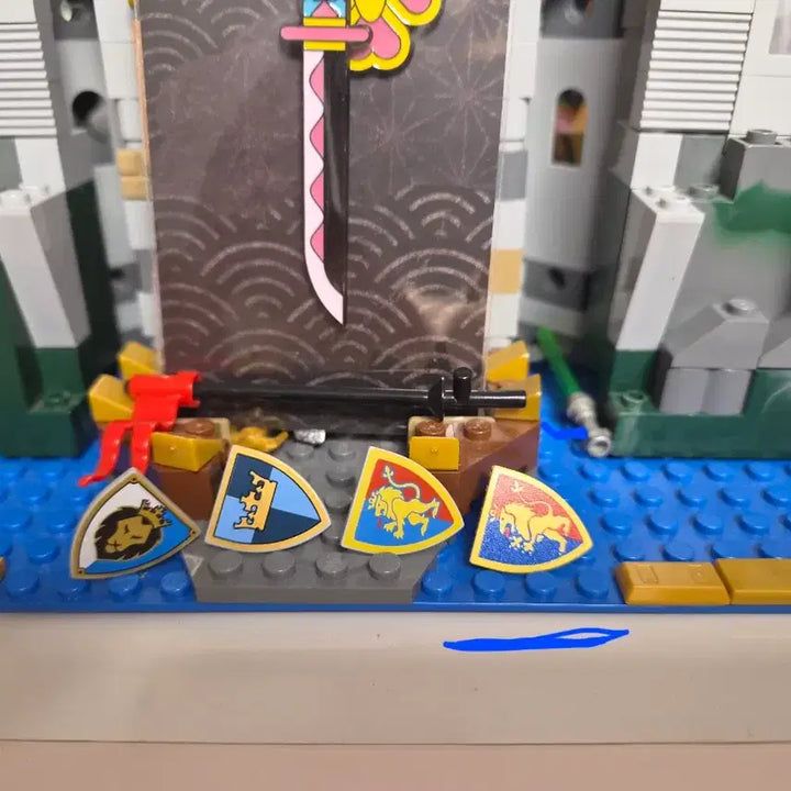 [BUNJANG] LEGO Shield Accessories (11 Pieces) / 설명 참고) 레고 소품 방패 11EA