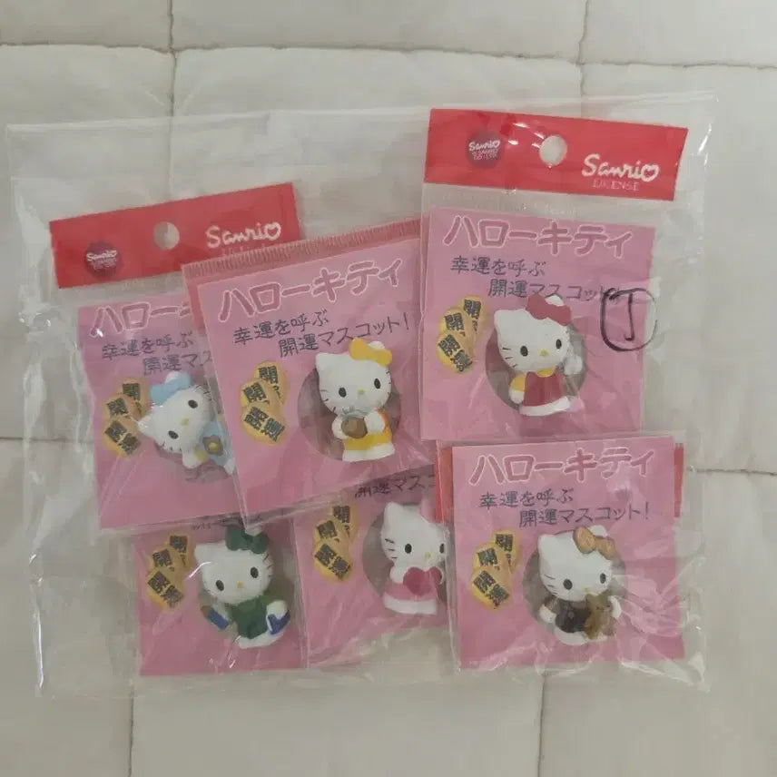 [BUNJANG] Classic Hello Kitty Lucky Mascot Figure Set (6 Types) / 고전 헬로키티 행운 피규어 6종 세트