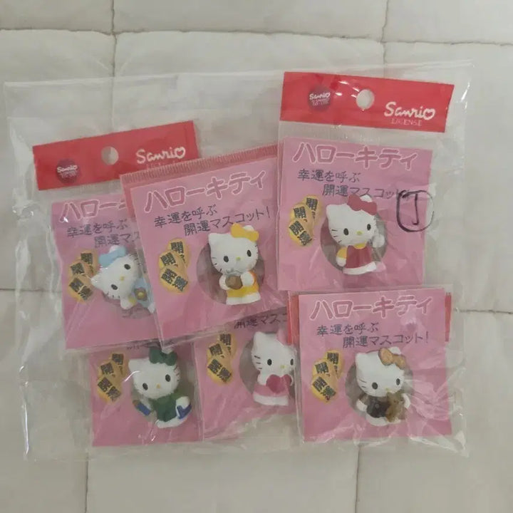 [BUNJANG] Classic Hello Kitty Lucky Mascot Figure Set (6 Types) / 고전 헬로키티 행운 피규어 6종 세트