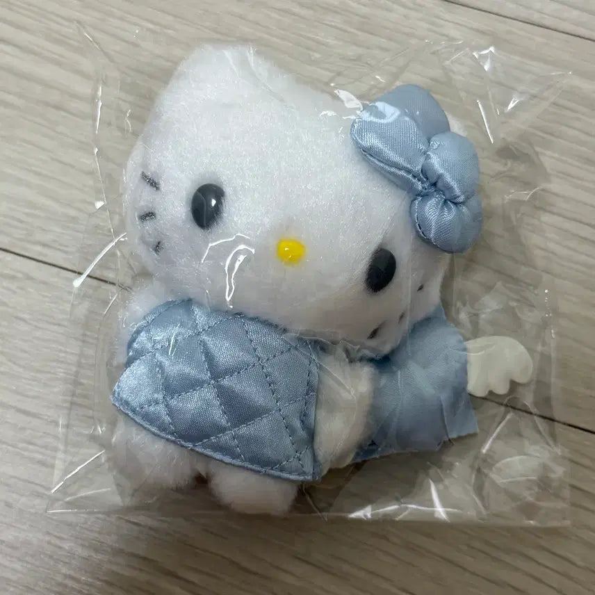 [BUNJANG] Hello Kitty Miniature Quilted Mascot Doll / 헬로키티 키티 미니어처 퀼트 마스코트 인형 블루 하늘