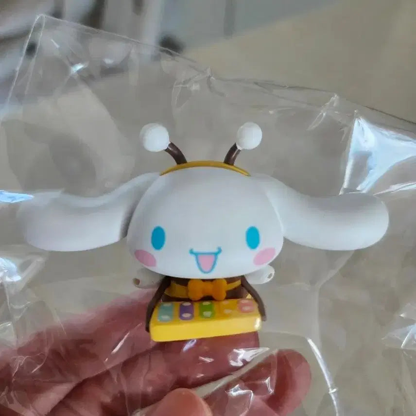 [BUNJANG] Sanrio Cinnamoroll Honey Bee Figure / 산리오 시나모롤 꿀벌 피규어
