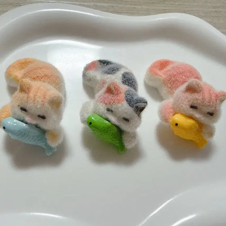 [BUNJANG] Cheesey Cat Tricolor Cat Figure 3-Set / 치즈냥 삼색 고양이 피규어 3종 세트