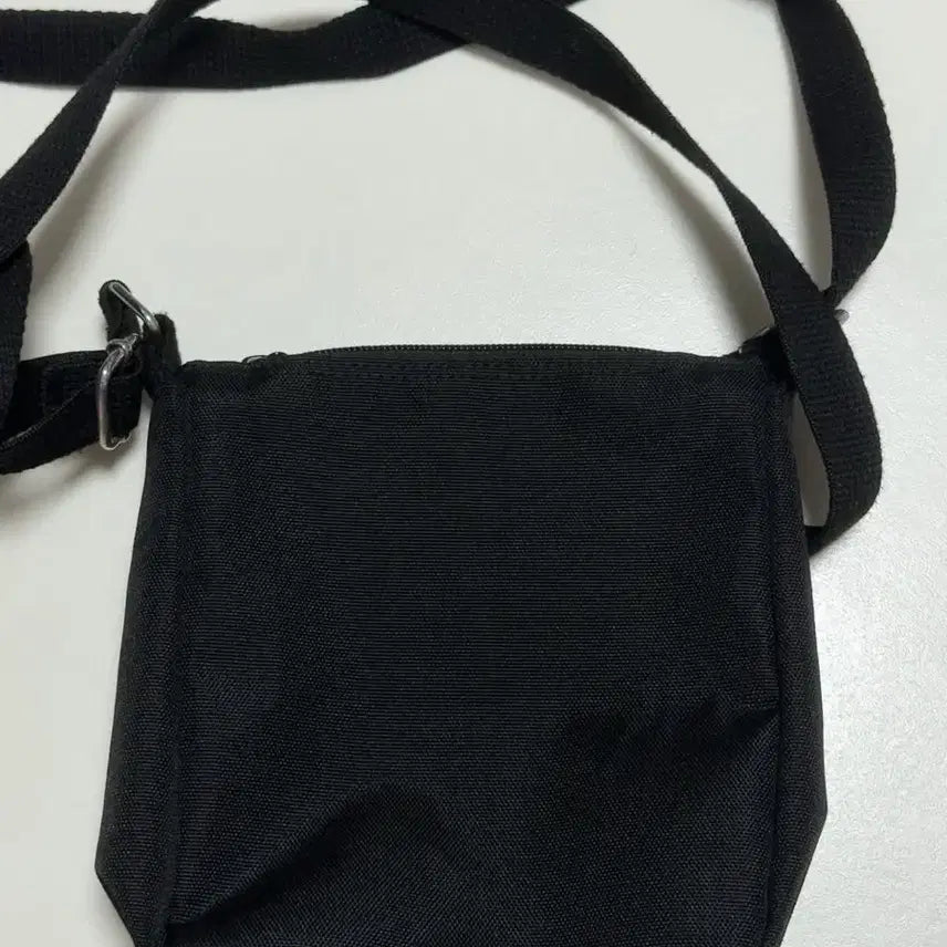 [BUNJANG] DAY6 FOREVER YOUNG Crossbody Bag / 데이식스 포에버영 크로스백 원가이하