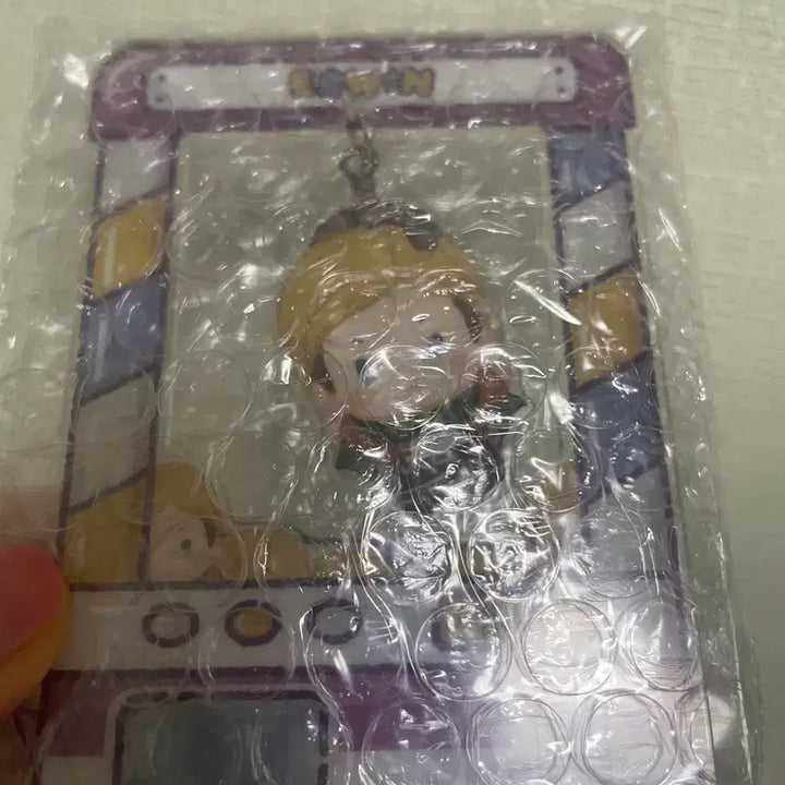 [BUNJANG] Attack on Titan Erwin Acrylic Stand / 진격의 거인 크레인 캬라캐처 꺄르르르 아크릴 스탠드 엘빈