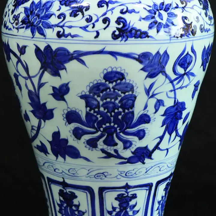 [BUNJANG] Blue-and-White Peony Motif MaeByeong Vase / 중국 도자기 청화 모란문 매병