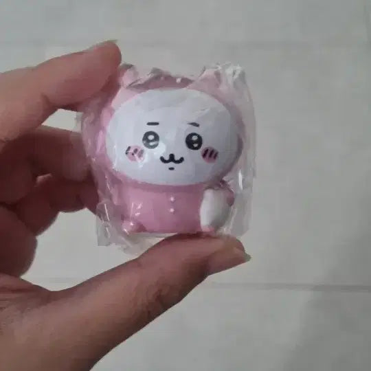 [BUNJANG] Chiikawa Figure Pink Outfit / 치이카와 피규어