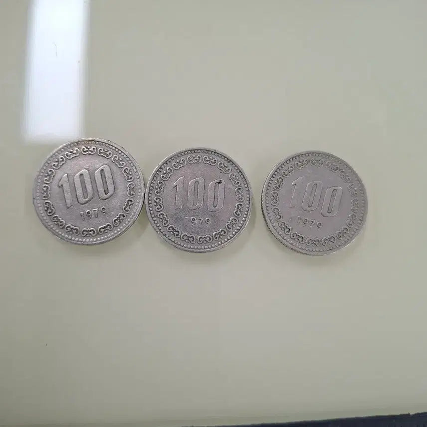 [BUNJANG] 1979 100 Won Coin Bundle (3 pieces) / 1979년도 100원 3개