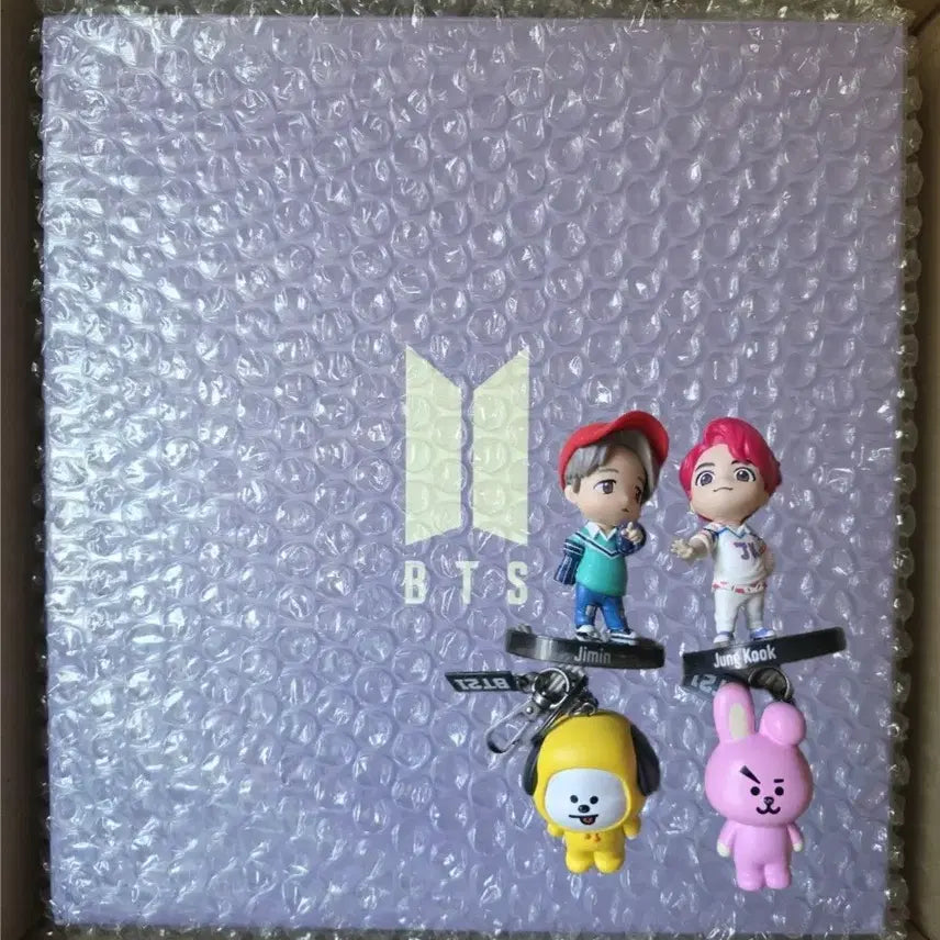 [BUNJANG] BTS Merch Box 3 + TinyTan Figure 2 + BT21 Keyring 2 / BTS 머치박스3 + 키링2 + 피규어2