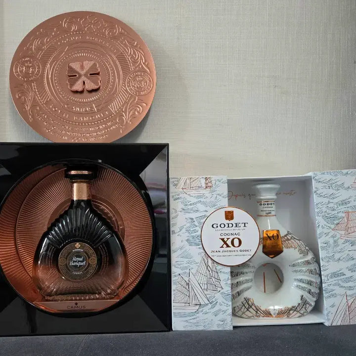 [BUNJANG] Camus XO Cognac &amp; Gode XO Whisky Empty Bottle Set / 고급 코냑(까뮤 로얄 뱅큇 XO, 고데 XO)위스키 공병