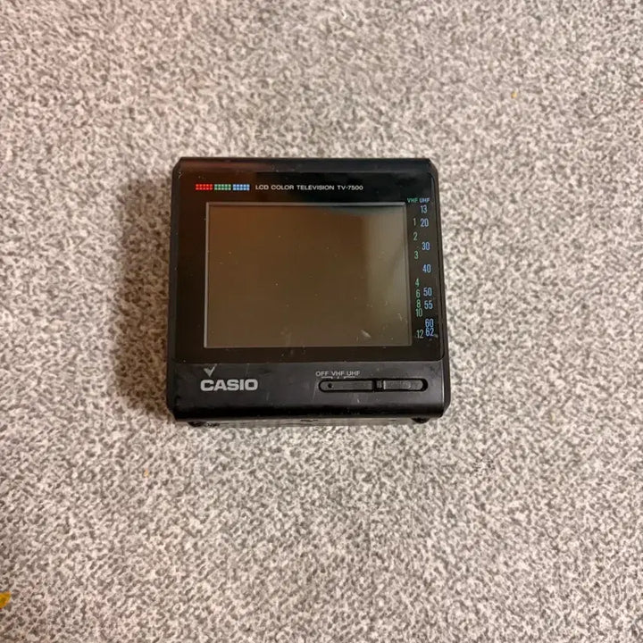 [BUNJANG] 80s-90s Retro Portable Mini TV / 8090 레트로 휴대용 미니tv