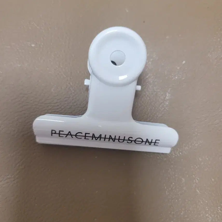 [BUNJANG] PEACEMINUSONE Clip White / 피스마이너스원 클립 화이트