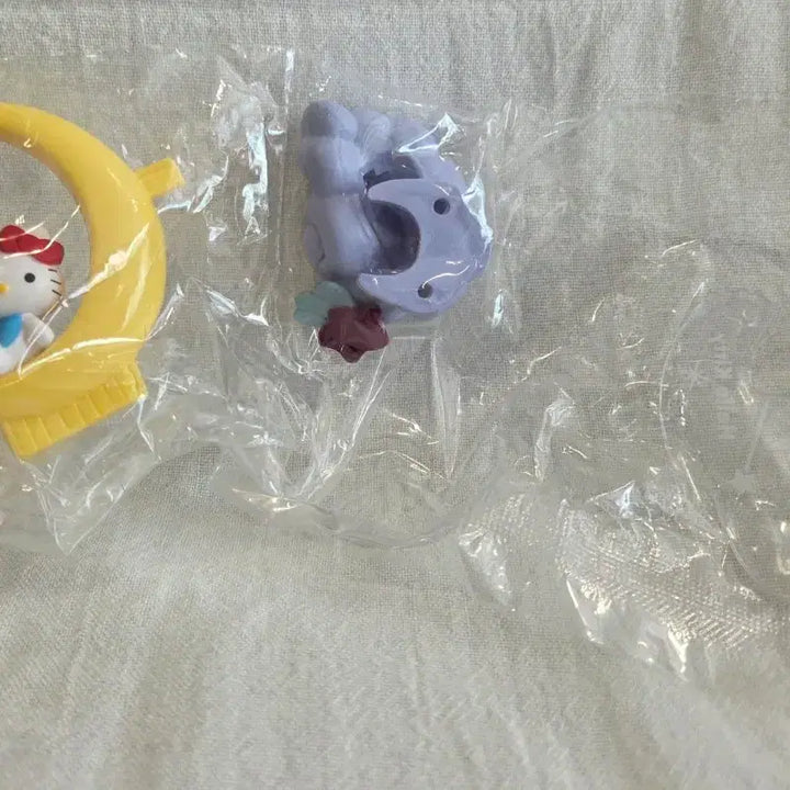 [BUNJANG] Hello Kitty Moon Figure / 헬로키티 피규어 달모양