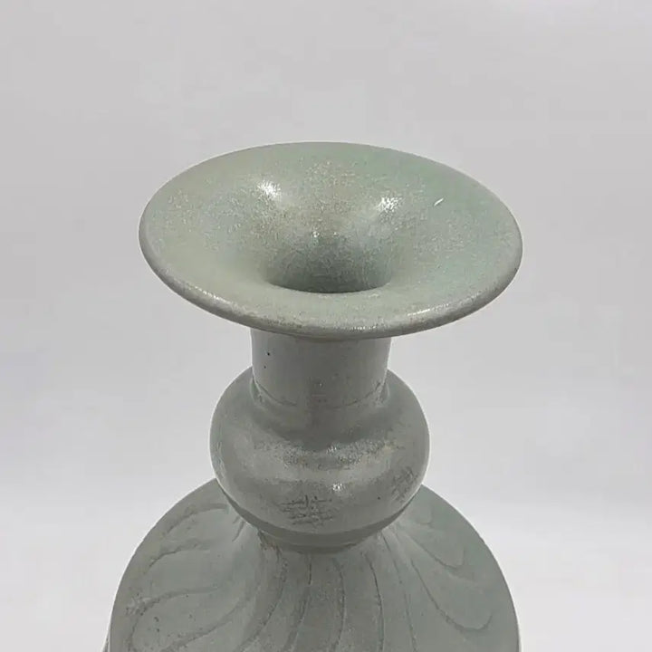 [BUNJANG] Incised Peony Scroll Vase / 여요음각모란문병
