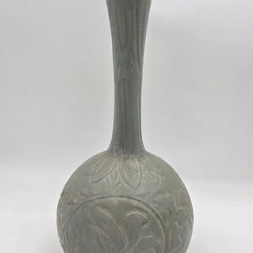 [BUNJANG] Incisional Carved Peony Pattern Celadon Vase / 여요음각모란문장경병