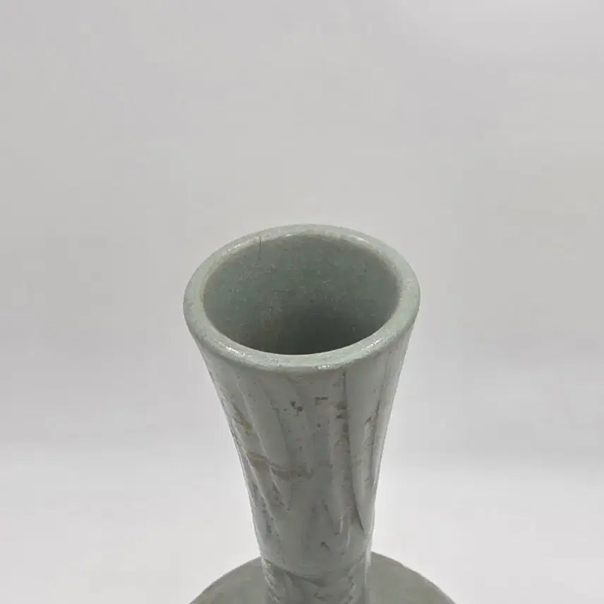 [BUNJANG] Incisional Carved Peony Pattern Celadon Vase / 여요음각모란문장경병