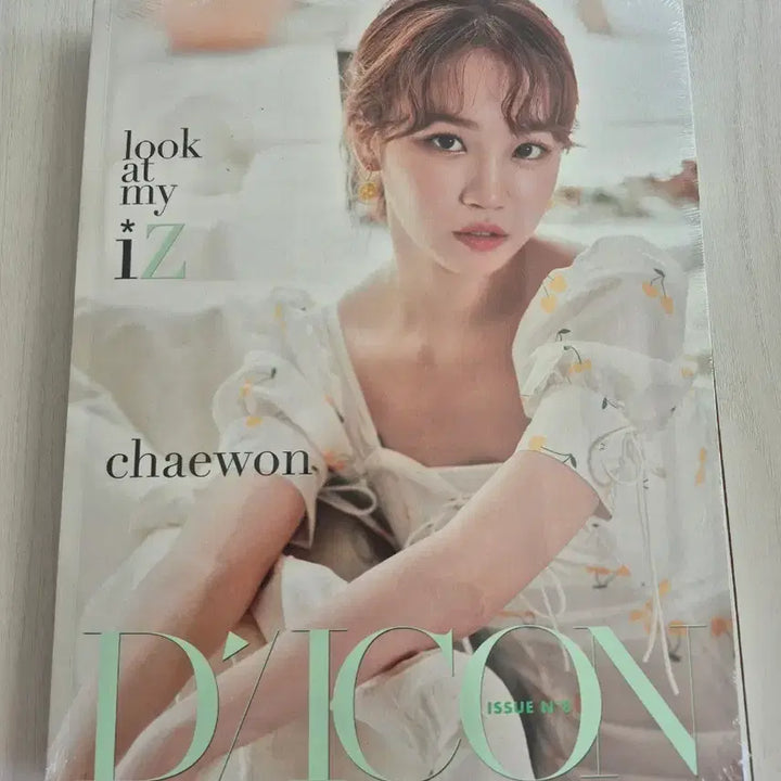 [BUNJANG] IZ*ONE Chaewon Dicon Photobook Set (Sealed) / 미개봉 아이즈원 IZ*ONE DICON  채원 포토북세트 배송비포함