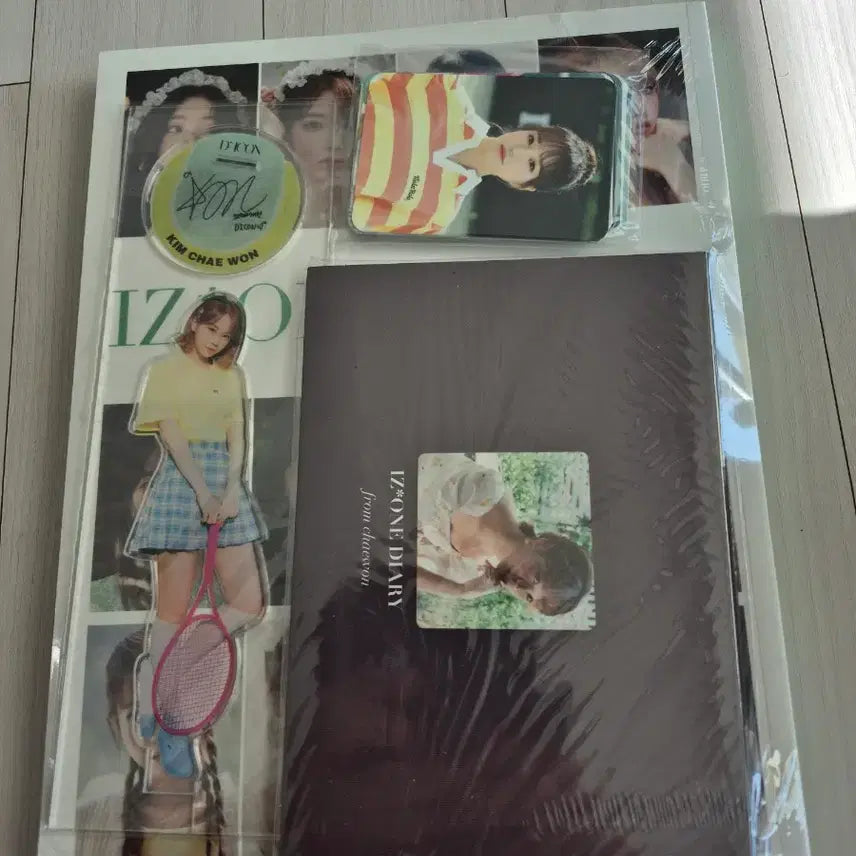 [BUNJANG] IZ*ONE Chaewon Dicon Photobook Set (Sealed) / 미개봉 아이즈원 IZ*ONE DICON  채원 포토북세트 배송비포함