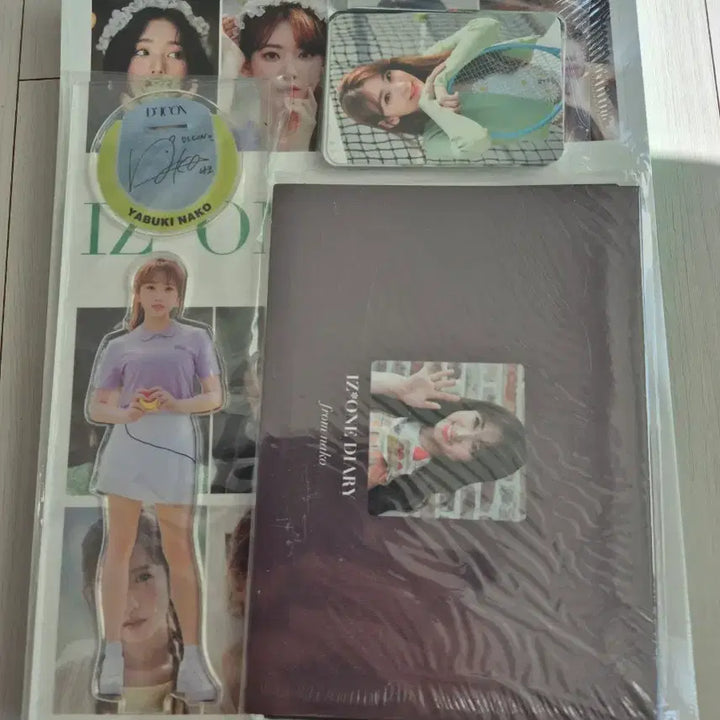 [BUNJANG] IZ*ONE Nako DICON Photobook Set (Sealed) / 미개봉 DICON 아이즈원 나코 포토북세트 배송비포함