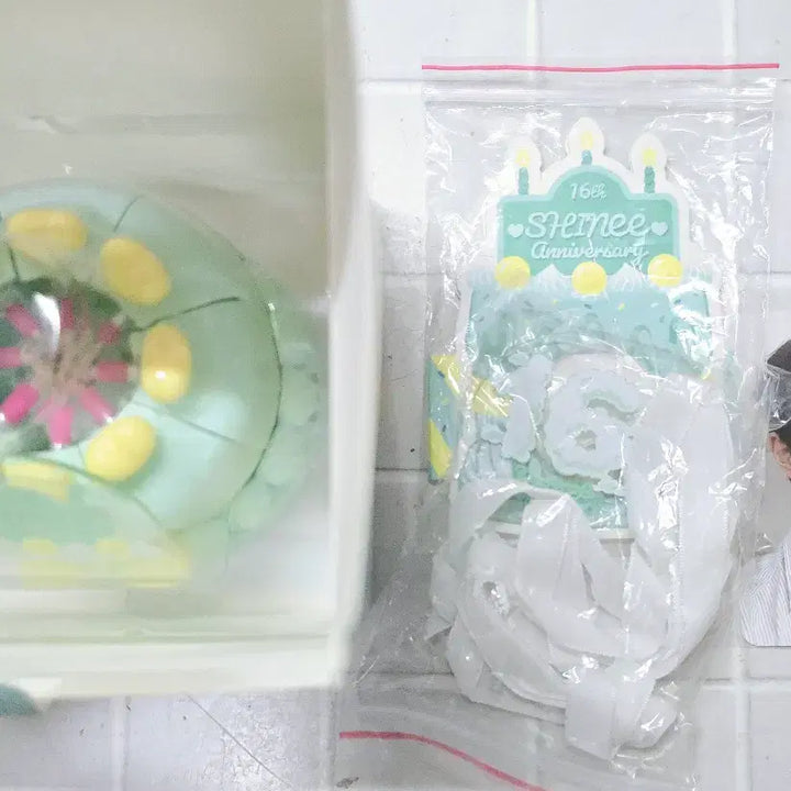 [BUNJANG] SHINEE ONEW 16th Anniversary Cake Set Full Set Photocard / 샤이니 16주년 케이크 세트 풀셋 온유 포카 포함 SHINEE 16TH CAKE FULLSET ONEW PC