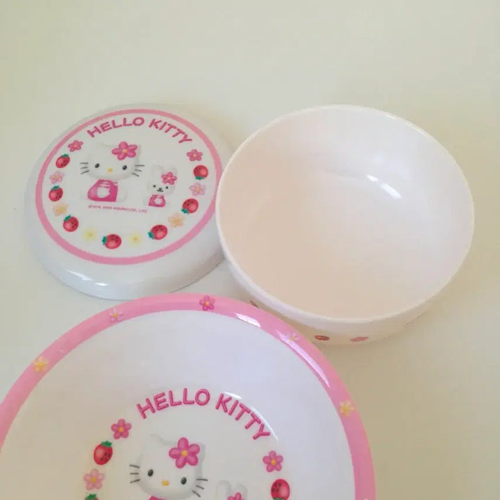 [BUNJANG] Classic Strawberry Hello Kitty Melamine Bowl Set - Bundle / 고전 딸기 헬로키티 멜라민 식기 세트 일괄 처분