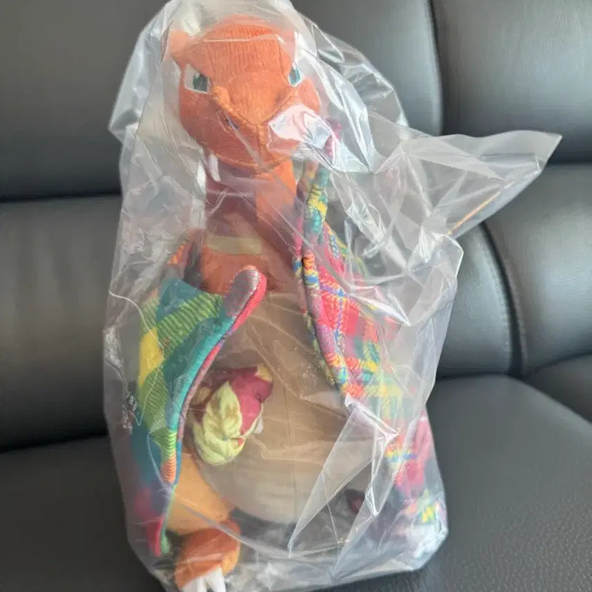 [BUNJANG] Pokemon x Sean Wotherspoon Charizard Plush / 포켓몬 X 션 우더스푼 리자몽 봉제 인형