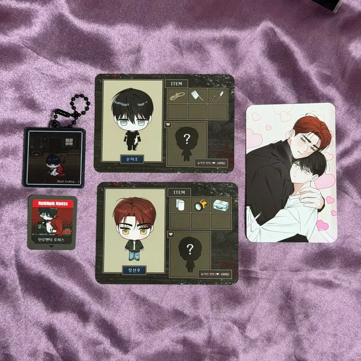 [BUNJANG] Horror House Unromantic Office Special Edition 3rd Edition Ending Keychain (Bad Ending) + T-Shirt Photocard / 모펀 호러하우스 언로맨틱 오피스 3특 2종, 엔딩 키링 배드 엔딩 1종, 티셔츠 포카 1종