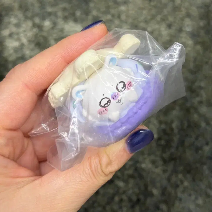 [BUNJANG] Chiikawa Macaron Gacha Momonga / 치이카와 마카롱 가챠 / 모몽가