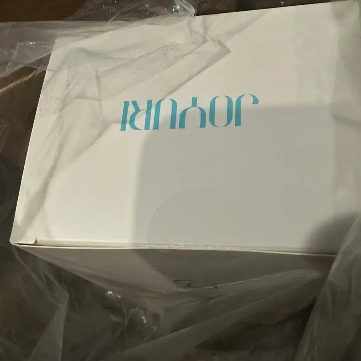 [BUNJANG] Jo Yuri Official Light Stick Sealed Photocard Bundle / 조유리 응원봉 미개봉 포카포함
