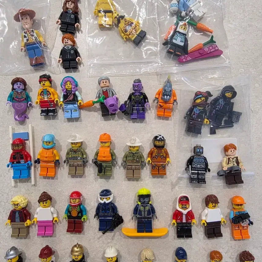 [BUNJANG] LEGO City Series Minifigure Bundle Set (40+ pieces) / 레고 시티/시리즈 미니피규어 일괄 판매(40개 이상)