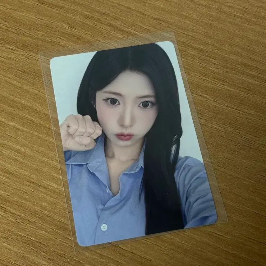 [BUNJANG] RESCENE Pop-up Store Badge POB Liv / 리센느 팝업 뱃지 특전 리브(당일 접수)