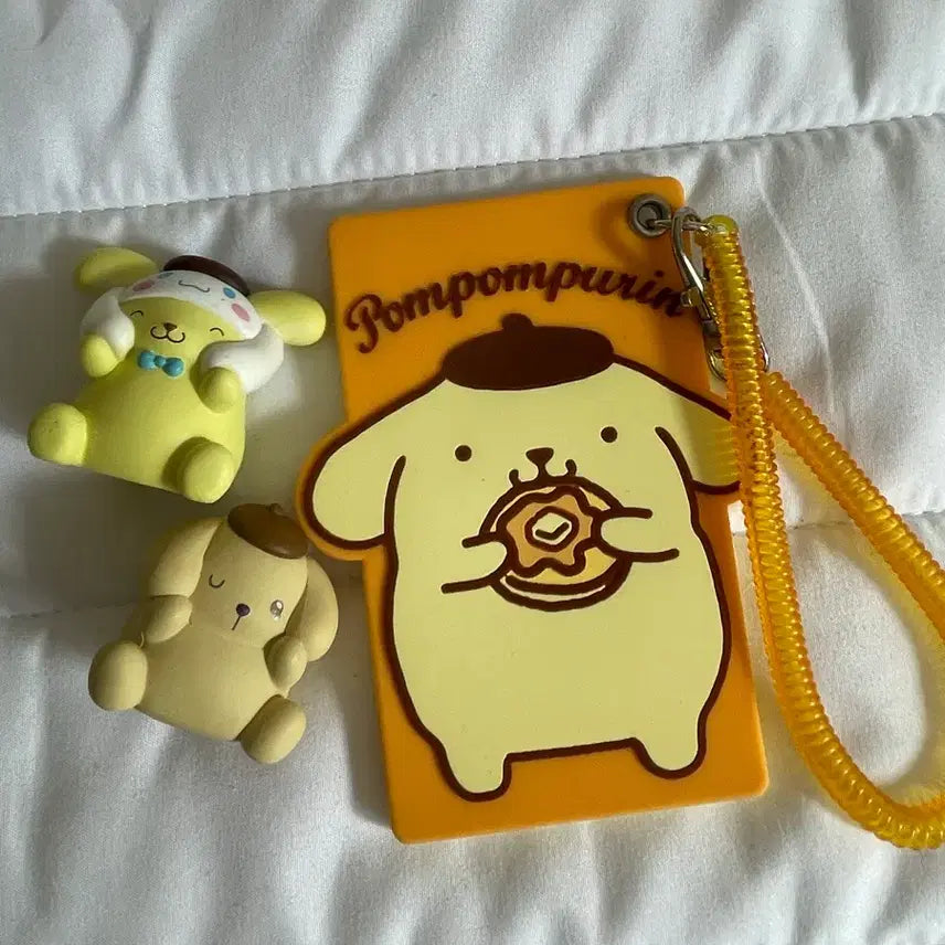 [BUNJANG] Pompompurin 2020 Kuji Pass Case + 2 Gacha Figures Bundle Set / 폼폼푸린 20년도 쿠지 패스케이스+가챠 2개 세트