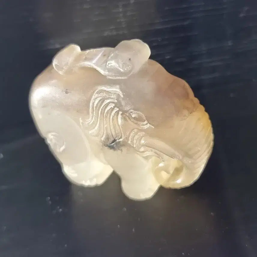 [BUNJANG] Rare Tricolor Jade Elephant Sculpture / 희귀 삼색옥 코끼리 조각품
