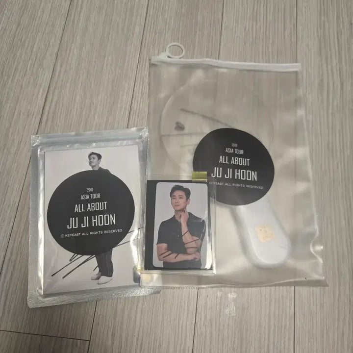[BUNJANG] Joo Ji Hoon Autographed Merchandise / 배우 주지훈님의 친필싸인이 들어가 있는 굿즈 판매합니다