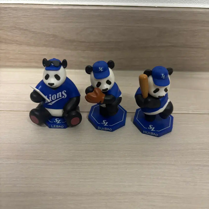 [BUNJANG] Samsung Lions Ruihui Keychain &amp; Figure Bundle Set / 루이후이 키링(희귀템) + 삼성라이온즈 피규어 (일괄세트)