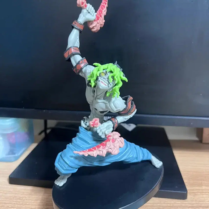 [BUNJANG] Demon Slayer Gyutaro Figure / 귀멸의 칼날 규타로 피규어 판매합니다