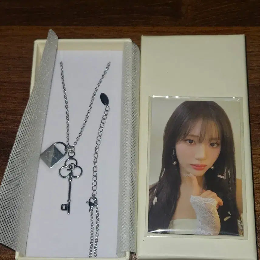[BUNJANG] fromis_9 Jiwon Necklace Photocard Set / 프로미스나인 박지원 목걸이 포카포함