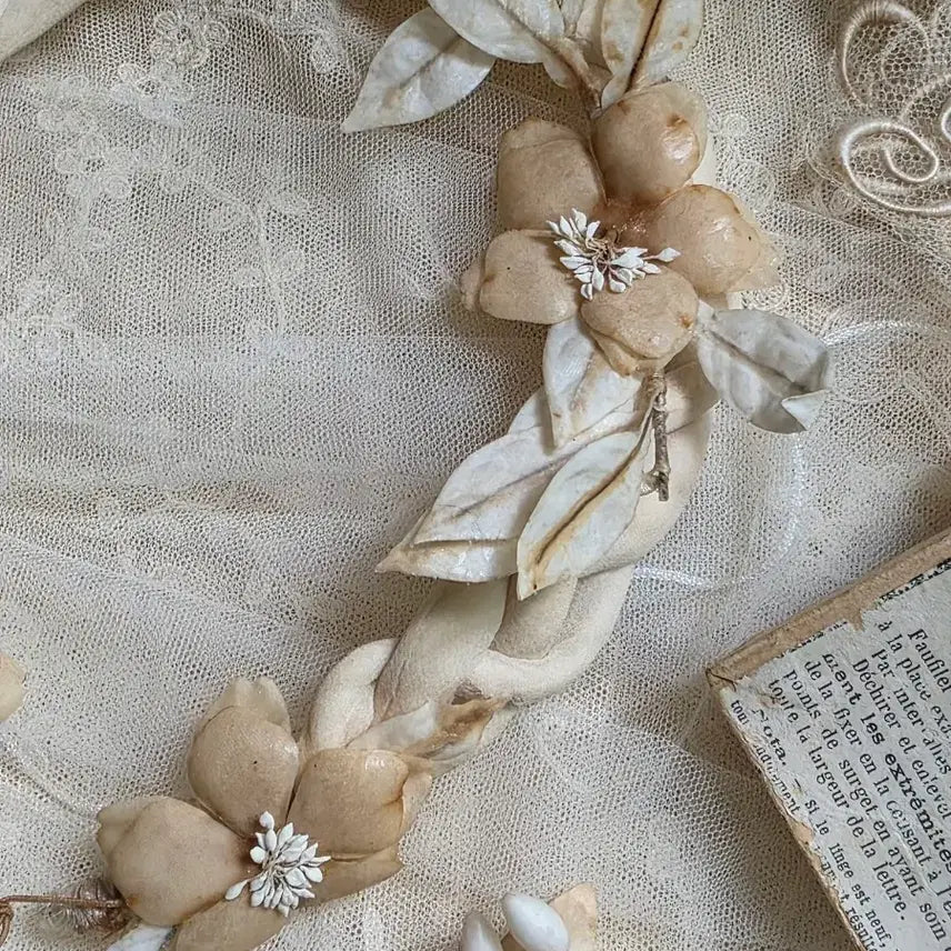 [BUNJANG] French Antique Wax Flower Headpiece / 제가바잉한 프랑스앤틱 왁스플라워 해드피스
