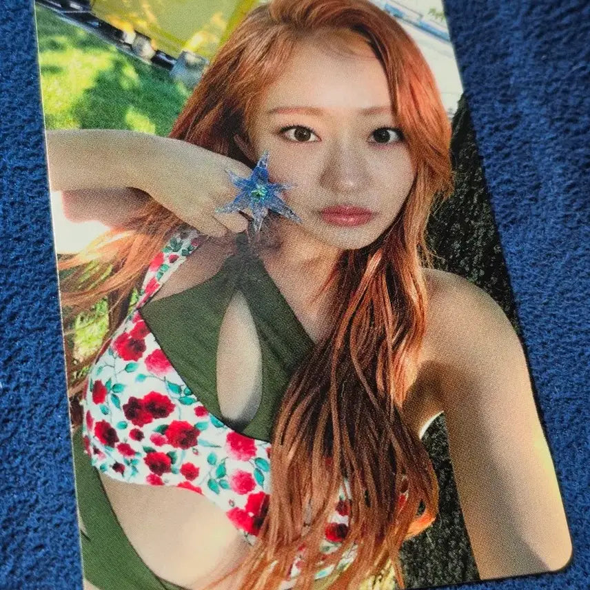 [BUNJANG] KIOF Julie M Countdown Studio Photocard / 키오프 쥴리 스티키 공방포카
