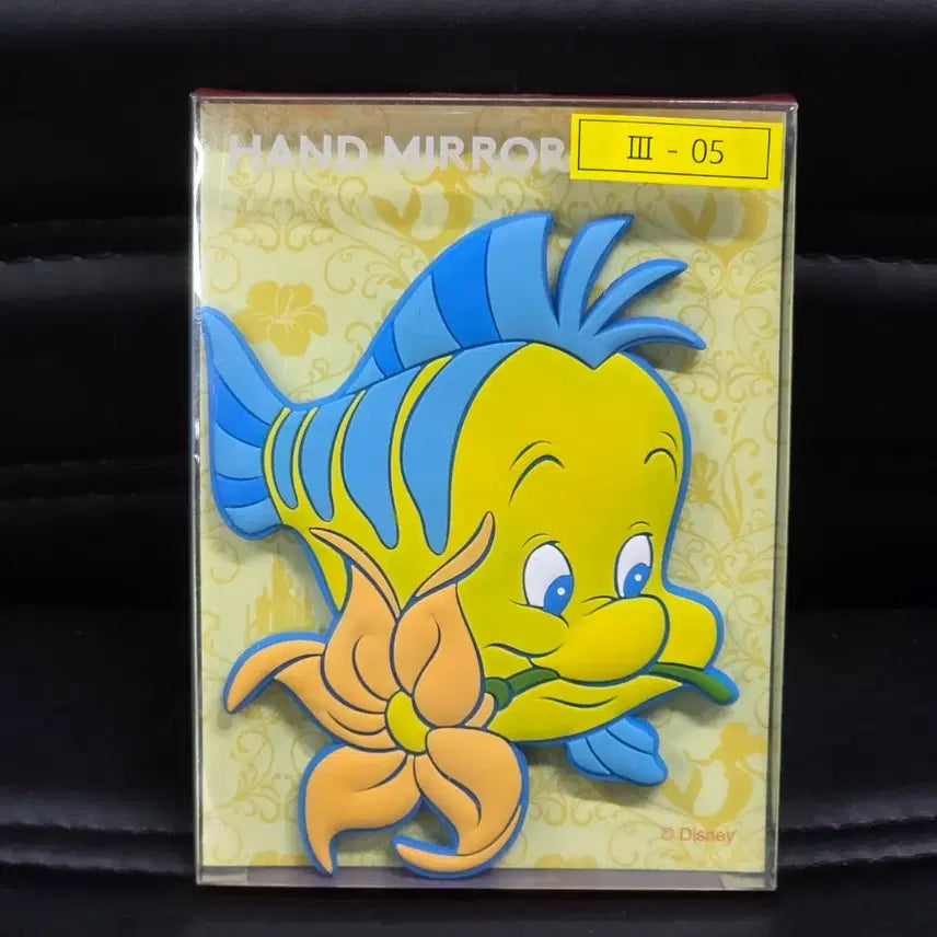 [BUNJANG] The Little Mermaid Flounder Character Handheld Mirror / 인어공주 물고기 거울 미이크업 미러
