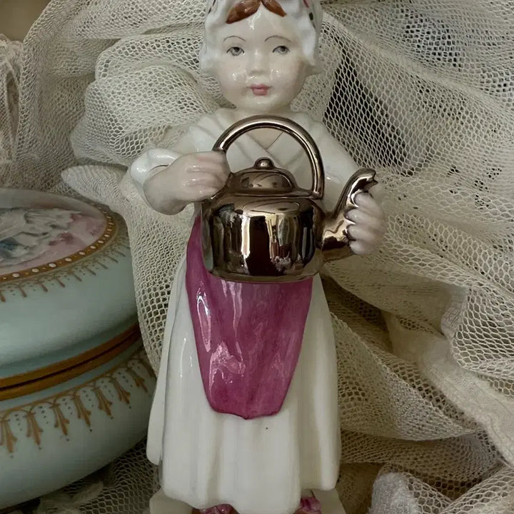 [BUNJANG] Royal Worcester Freda Doughty Polly Put the Kettle On Figurine / 로얄우스터 소녀피겨린